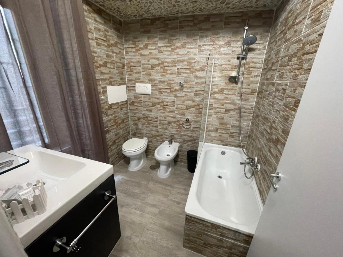 Plan B Apartment Naples Luaran gambar