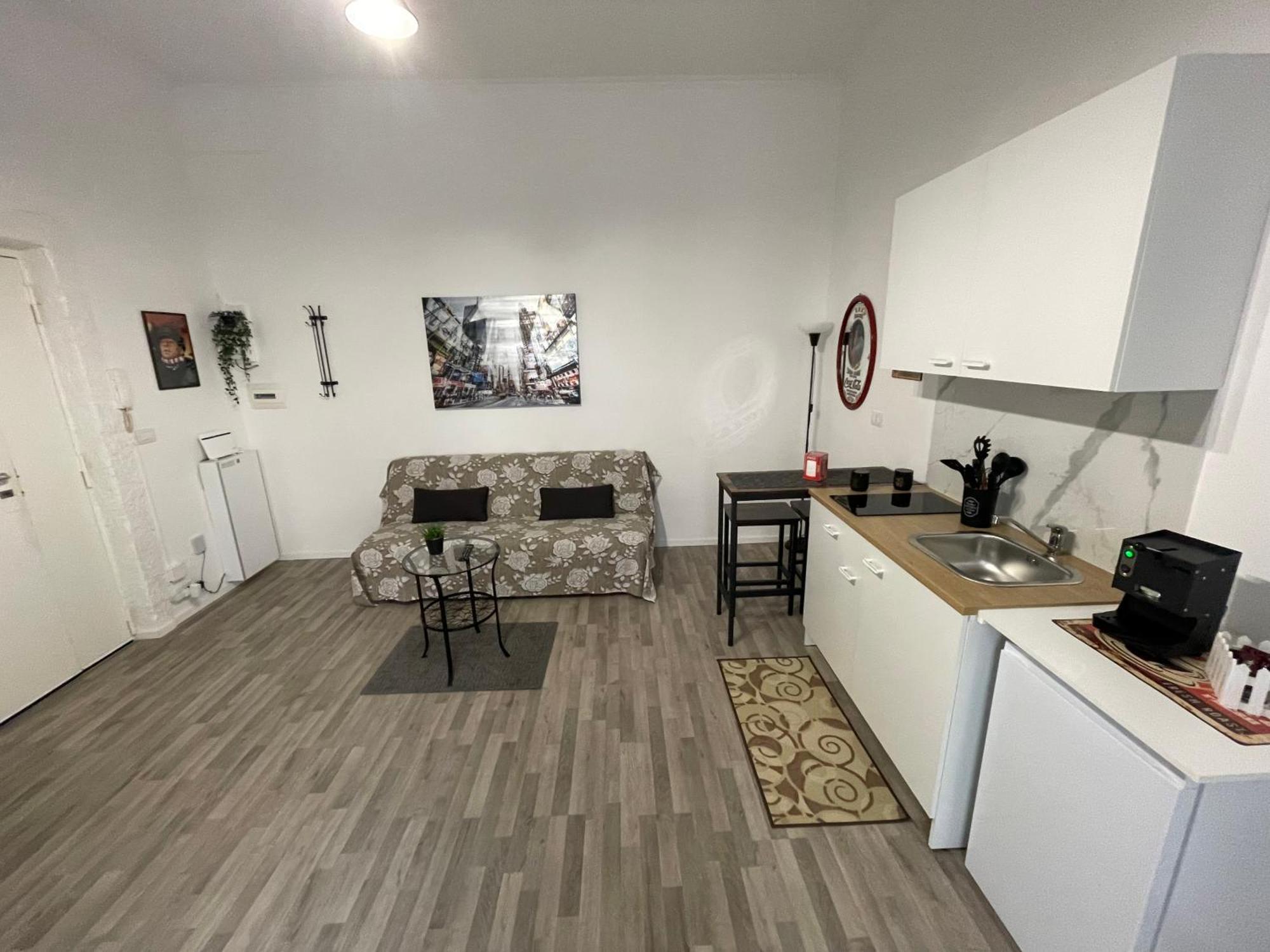 Plan B Apartment Naples Luaran gambar